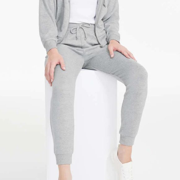 Joe Fresh + High rise Joggers - Picture 1 of 8